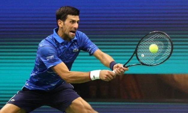 Cabang Olahraga Raket Tenis Di Lapangan Lebar Dan Besar