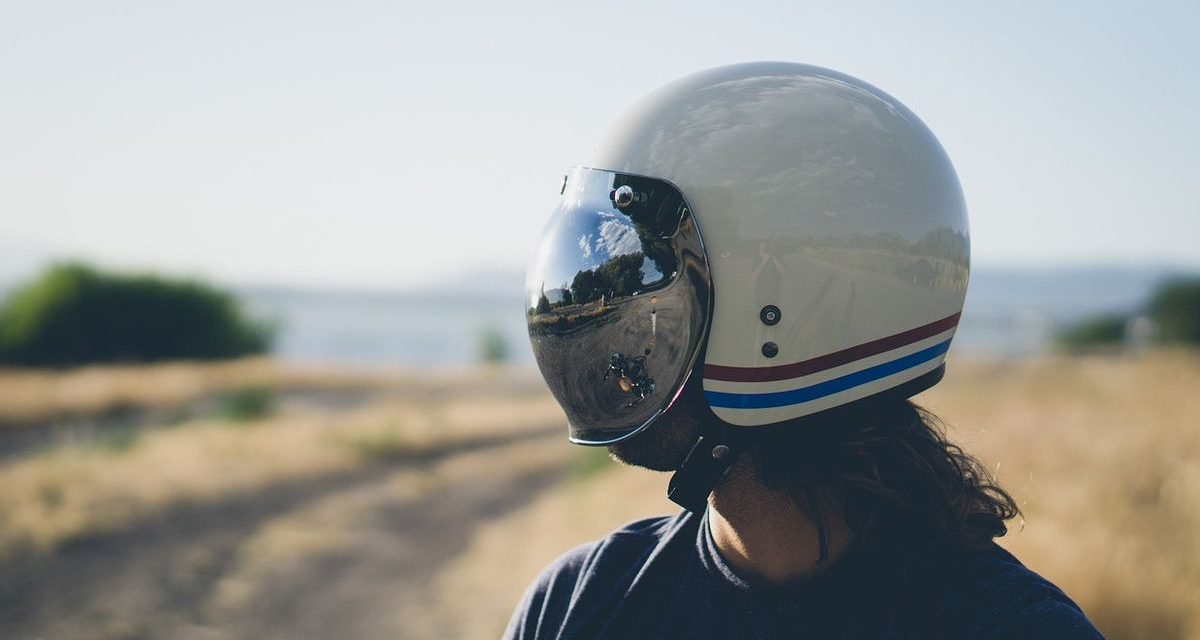 Perlindungan Kepala Saat Berkendara Dengan Motor