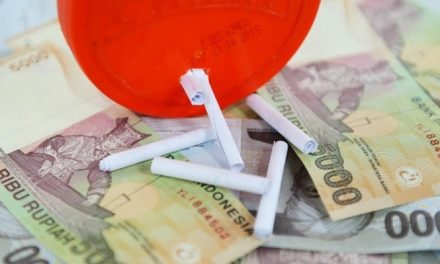 Bermain Arisan Atau Jula Jula Mengumpulkan Uang