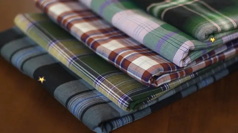 Lembar Kain Yang Di Jahit Dan Membentuk Sarung