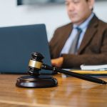 Profesi Pekerjaan Advokat Di Dalam Lembaga Hukum