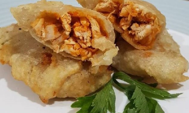 Camilan Ringan Cireng Yang Memiliki Isian Topping