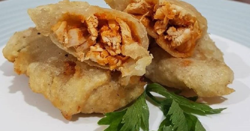 Camilan Ringan Cireng Yang Memiliki Isian Topping
