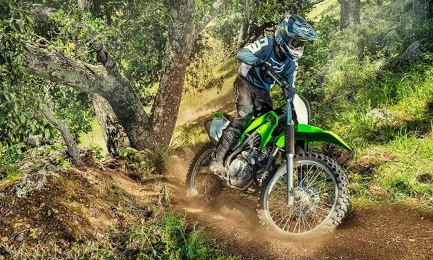 Pemotor Kendaraan KLX Yang Unggul Di Offroad