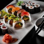 Identik Makanan Jepang Yaitu Sushi Yang Populer
