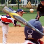 Olahraga Beregu Softball Dengan Alat Pemukul Bat