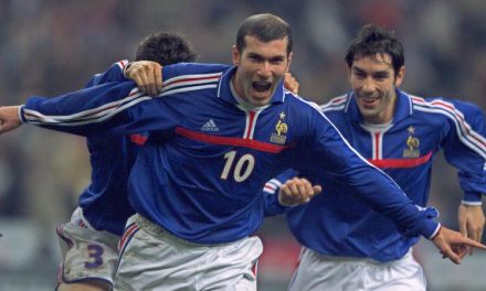 Zinedine Zidane Mantan Legendaris Sepak Bola Dunia