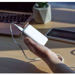 Pengisian Perangkat Portabel Melalui Alat Powerbank