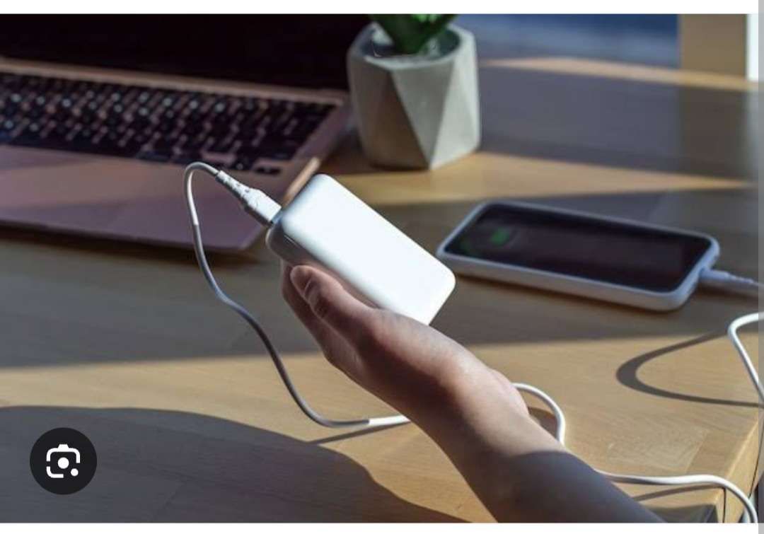 Pengisian Perangkat Portabel Melalui Alat Powerbank