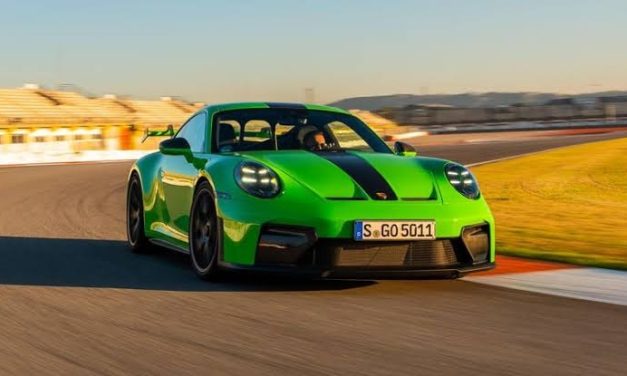 Kecanggihan Kendaraan Mahal Salah Satunya Pada Porsche