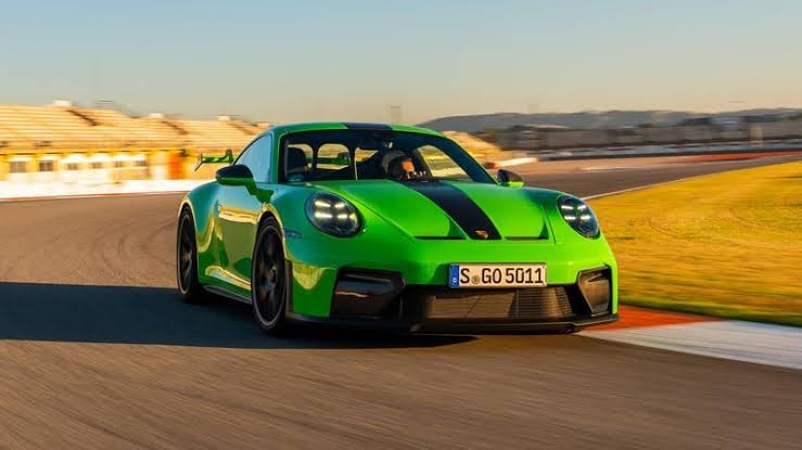 Kecanggihan Kendaraan Mahal Salah Satunya Pada Porsche