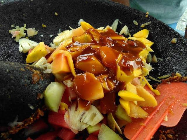 Kesegaran Buah Yang Di Buat Menjadi Rujak