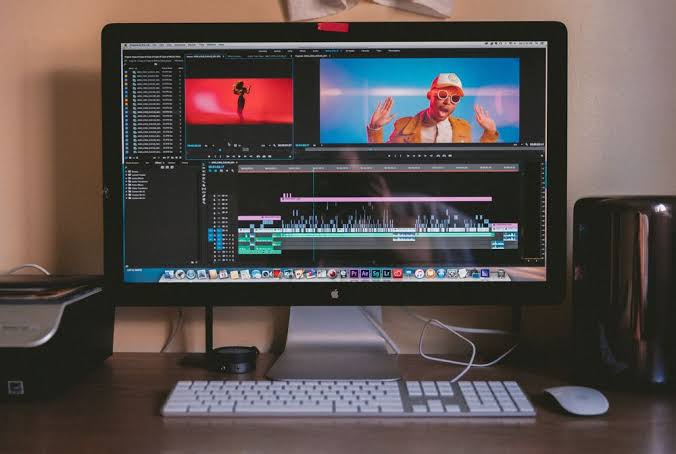 Pengedit Video Atau Foto Seorang Editor
