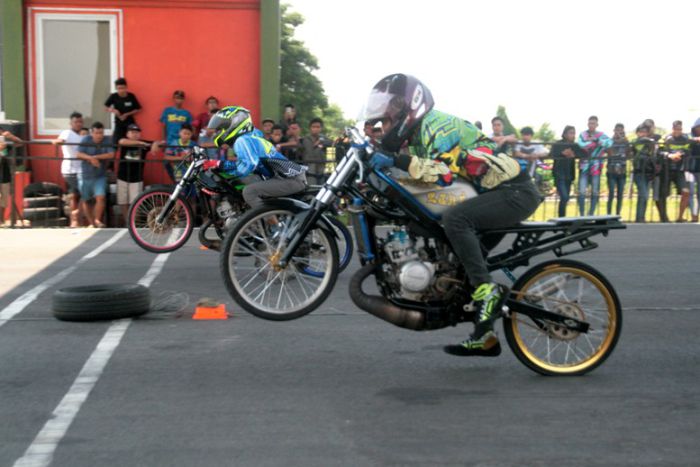 Kendaraan Modif Drag Khusus Untuk Balapan