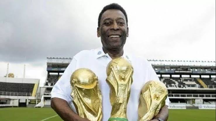 Pesepakbola Legend Pele Dengan Permainan Skill
