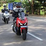 Kendaraan Skuter Matik Sebuah Keluaran Honda ADV