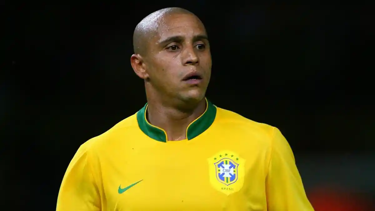 Pesepakbola Unggul Brasil Pemain Roberto Carlos
