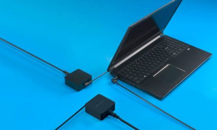 Suatu Perangkat Elektronik Pada Adaptor Laptop