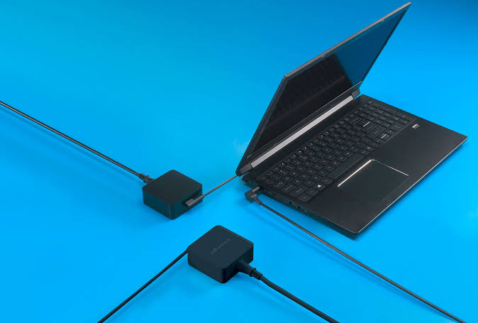 Suatu Perangkat Elektronik Pada Adaptor Laptop