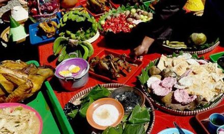 Sajian Makanan Sesajen Dalam Upacara Tradisional