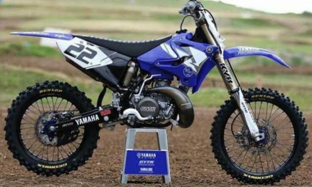 Suatu Balapan Motorcross Pada Sebuah Linatasan Rintangan
