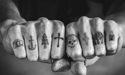 Sebuah Seni Tato Gambar Dan Warna Pada Kulit