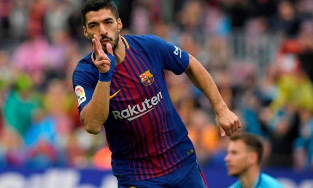 Pemain Sepakbola Uruguay Suarez Dengan Skill Bermainnya
