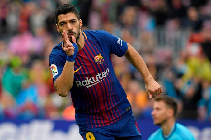 Pemain Sepakbola Uruguay Suarez Dengan Skill Bermainnya